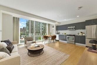 2 Earhart St in Cambridge, MA - Building Photo - Building Photo