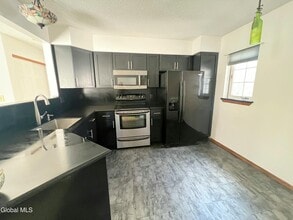 4607 Foxwood Dr S in Clifton Park, NY - Building Photo - Building Photo