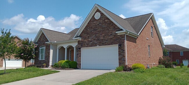 6276 Herons Landing Dr in Radford, VA - Building Photo - Building Photo