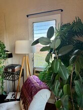 1611 Talmadge St, Unit Upstairs Unit 3 in Los Angeles, CA - Building Photo - Building Photo