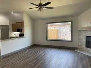 7215 23rd St in Lubbock, TX - Building Photo - Building Photo
