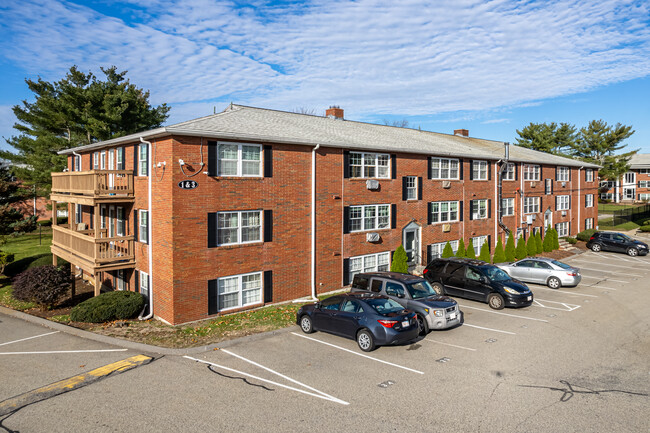 Tara Gardens in Weymouth, MA - Foto de edificio - Building Photo