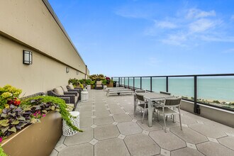 1660 N La Salle Dr, Unit 1508 in Chicago, IL - Foto de edificio - Building Photo