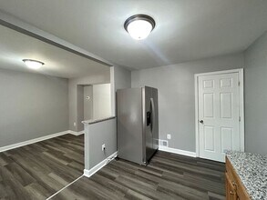 8 Transverse Ave in Middle River, MD - Building Photo - Building Photo