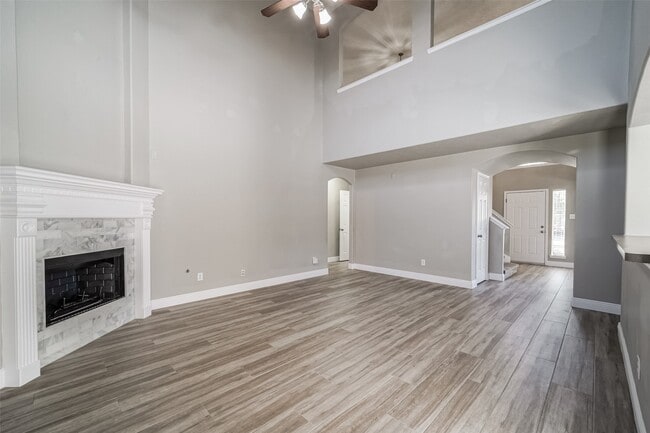 4822 Mosaic Canyon Ct