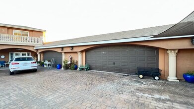 17858 Sidwell St in Granada Hills, CA - Building Photo - Building Photo