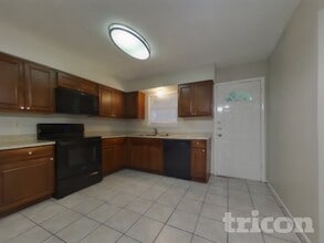 4615 Tealgate Dr in Spring, TX - Building Photo - Building Photo