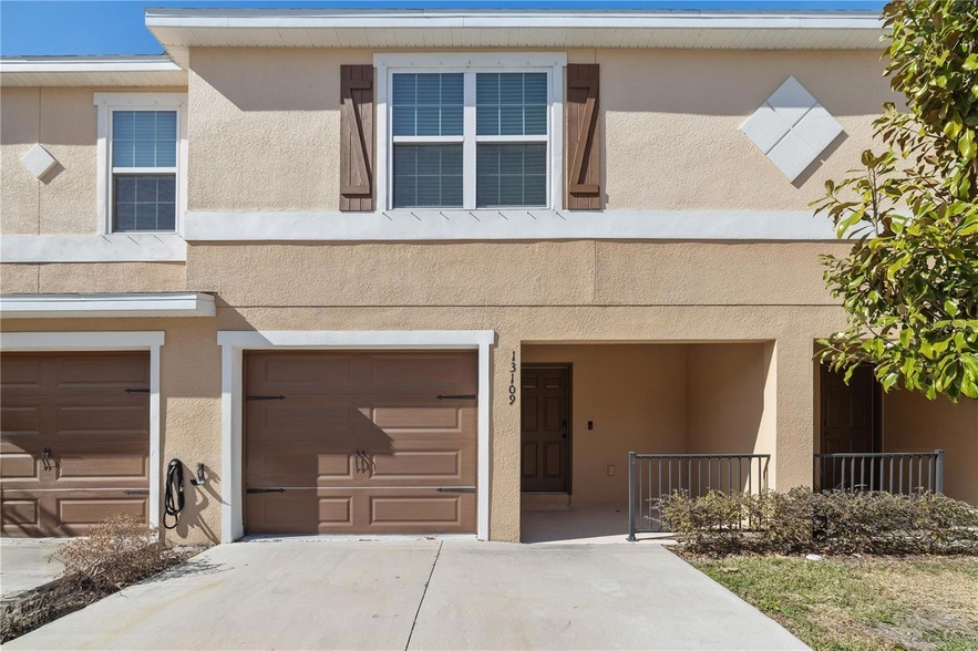 13109 Logan Captiva Ln, Unit 1232-1232D in Gibsonton, FL - Building Photo