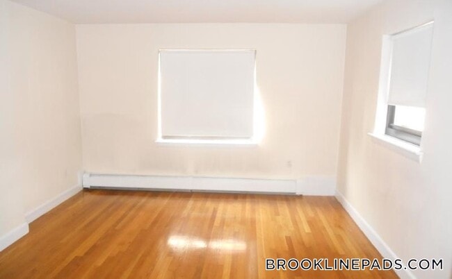 46 Harvard St, Unit 3 in Brookline, MA - Building Photo - Building Photo