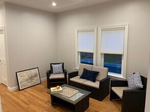 27 Phillips St in Malden, MA - Building Photo - Building Photo