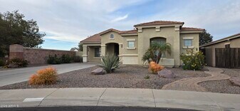 2804 E Santa Fe Ct in Gilbert, AZ - Building Photo