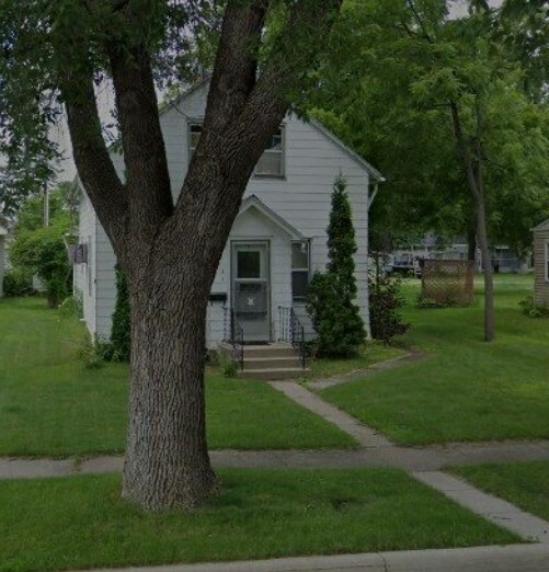241 E Ronning Ave in Appleton, MN - Building Photo