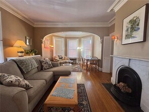 9 Whitfield Pl in Newport, RI - Building Photo - Building Photo