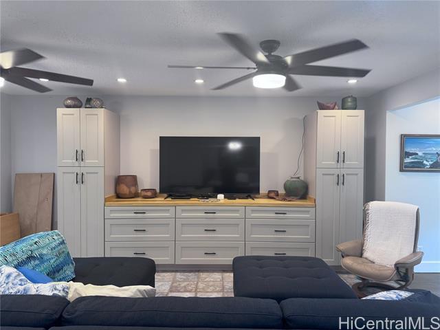 property at 575 Keolu Dr