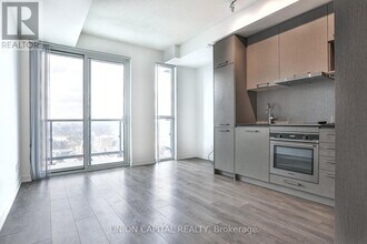 87-3587 Peter St in Toronto, ON - Building Photo - Building Photo