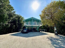 410 Mahogany Ave in Key Largo, FL - Building Photo