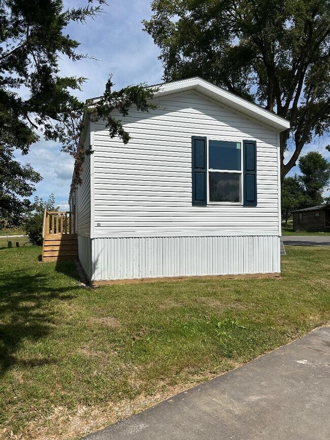 5900 Osage Rd in Waterloo, IA - Building Photo - Building Photo