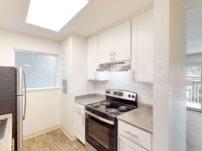 property at 521 Alameda del Prado