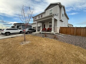 9050 Pitkin St in Commerce City, CO - Building Photo - Building Photo