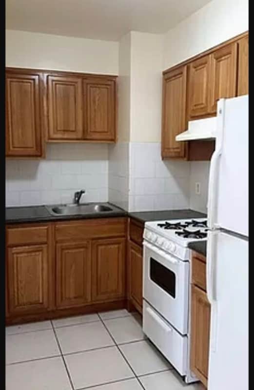 141-35 Pershing Crescent in Queens, NY - Building Photo - Building Photo