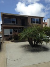 3123 1/2-3123 Byron St in San Diego, CA - Foto de edificio - Building Photo