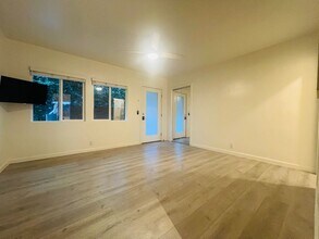 5525 Harold Way in Los Angeles, CA - Building Photo - Building Photo