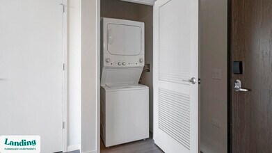 2480-2522-2522 N Milwaukee Ave, Unit 364 in Chicago, IL - Foto de edificio - Building Photo