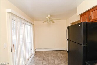 4498 Washington Square Dr in Youngstown, OH - Foto de edificio - Building Photo