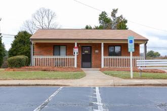 Deer Hill I & II Apartments in Huntersville, NC - Building Photo - Building Photo