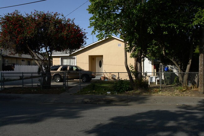 14-16 Arrowhead Ln in Redwood City, CA - Foto de edificio - Building Photo