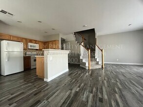 8668 Tom Noon Ave in Las Vegas, NV - Building Photo - Building Photo