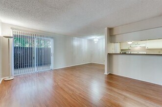 12830 Midway Rd in Dallas, TX - Building Photo - Building Photo