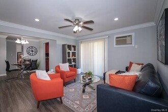 675 Conklin St in Farmingdale, NY - Foto de edificio - Building Photo