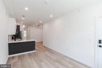 1003 W Dakota St in Philadelphia, PA - Building Photo - Building Photo