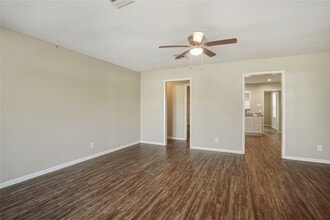 1015 Prune St in La Marque, TX - Building Photo - Building Photo