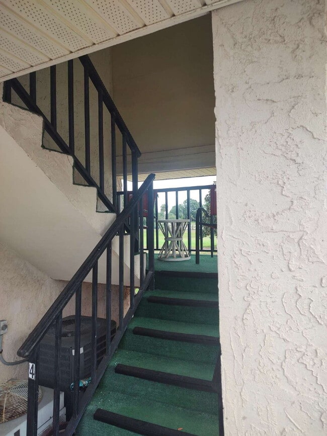 7151 Dell Rd in New Port Richey, FL - Building Photo - Building Photo