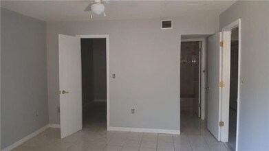 7401 NW 16th St-Unit -4B in Plantation, FL - Building Photo - Building Photo