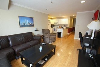 711 Clinton St-Unit -2F in Hoboken, NJ - Building Photo - Building Photo