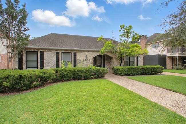 1302 Dominion Dr in Katy, TX - Building Photo - Building Photo