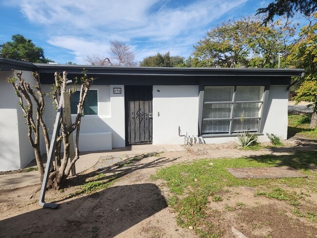 property at 696 Garfield Ave