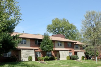 Oxford Townhomes and Apartments in Huntsville, AL - Building Photo - Building Photo
