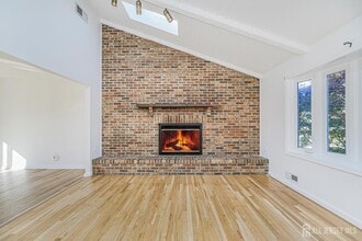 17 Throckmorton Ln in Old Bridge, NJ - Building Photo - Building Photo