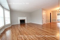 1641 Lake Michigan Dr NW in Grand Rapids, MI - Building Photo - Building Photo