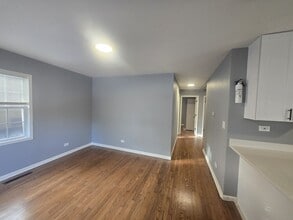 22 N Lewis Ave in Waukegan, IL - Building Photo - Building Photo