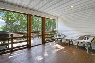 15 Geneva Ln in Fontana-on-Geneva Lake, WI - Building Photo - Building Photo