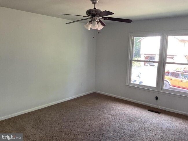 8904 Grass Valley Ct in Springfield, VA - Building Photo - Building Photo