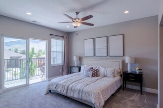 Roseview Townhomes in Carson City, NV - Foto de edificio - Interior Photo