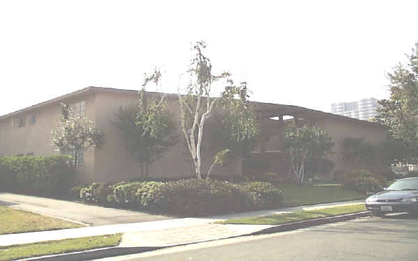 1100 N Central in Glendale, CA - Building Photo