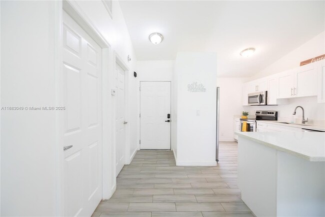 property at 1194 Hyacinth Pl