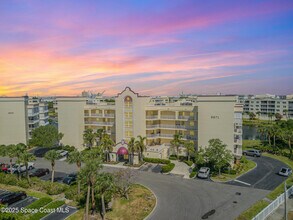 8871 Lake Dr in Cape Canaveral, FL - Building Photo - Building Photo